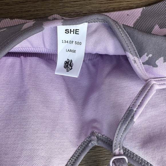 NWT large LONE "EVERSON" SEAMLESS BRA IN ORCHID NATIVE CAMO DarcSport Darc Sport - Picture 3 of 16